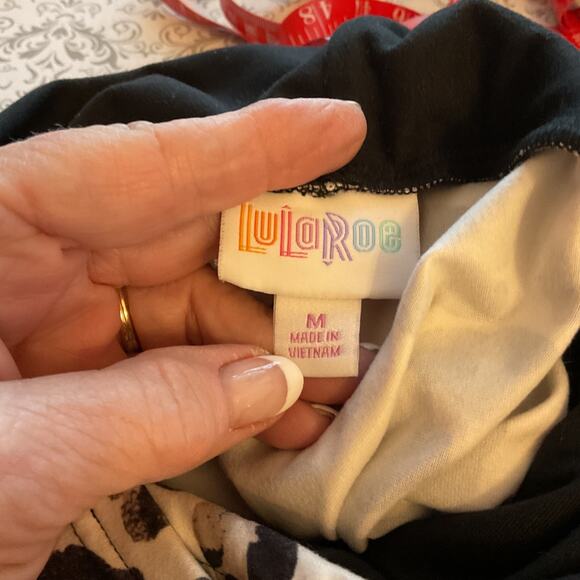 LulaRoe Amber Leopard Print Lightweight "Unicorn" Pullover Hoodie M - Picture 4 of 6